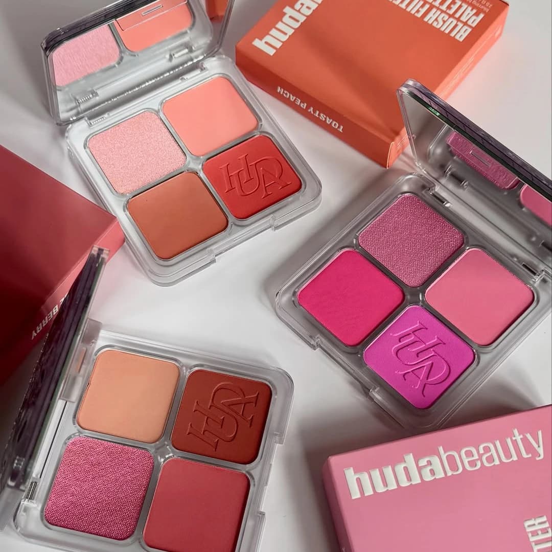 Luxuriöse Huda Easy 4-Farben Rouge-Palette mit Filter-Effekt, Airbrush Matte Pressed Setting Powder und Glow Liquid Blusher
