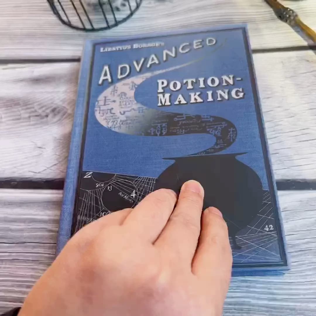 Magic Boy Peripheral Material Book Cartoon Advanced Potion Making Textbook Vollständiger Inhalt Englische Version Buch Fan-Sammlung Geschenk