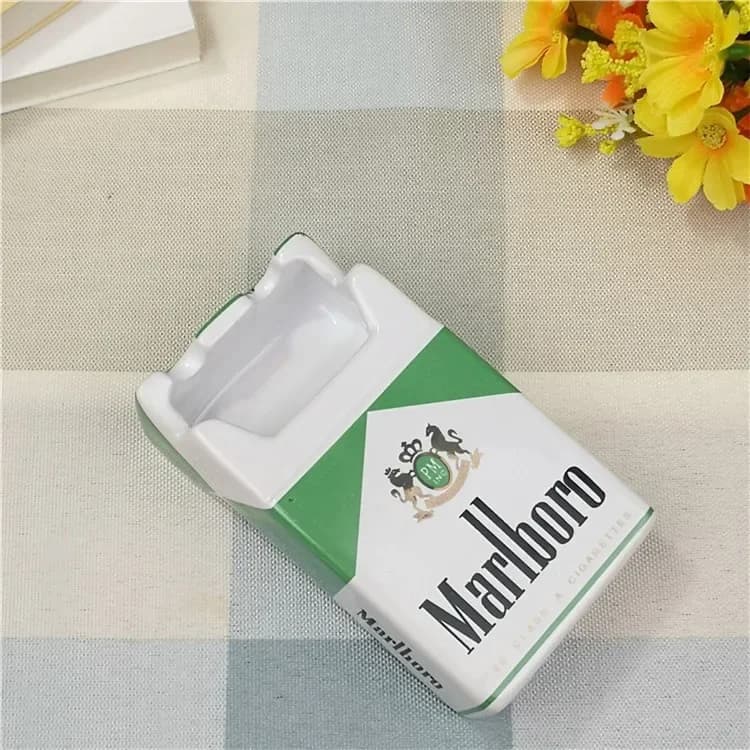 Neue Stil Europäischen Cartoon Marlboro Zigarette Box Kreative Keramik Aschenbecher Haushalt Trend Retro Persönlichkeit Kleine Rauch Tablett