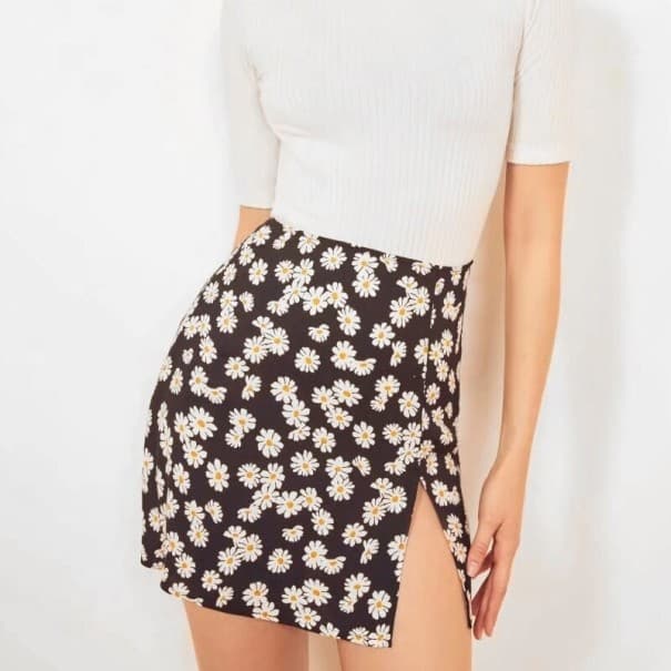 Damen-Minirock mit Blumen schwarz XS
