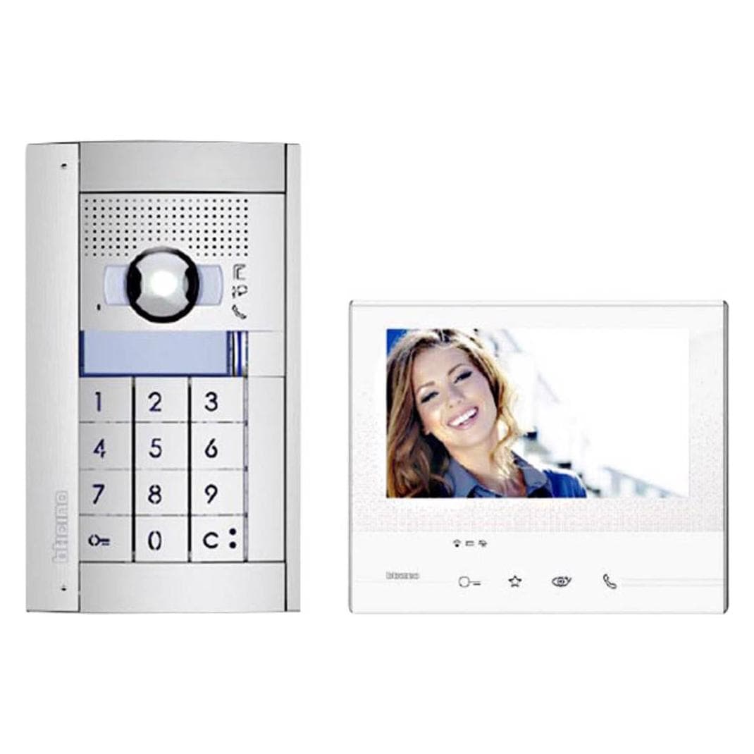 Bticino, Klingel + Türsprechanlage, Flex'ONE Video-Set mit Türstation SFERA inkl. Codelock + CLASSE300 X13E (WLAN)