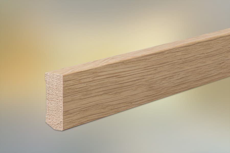 Sockelleisten Eiche für Parkett und Massivholzdielen, 40 x 16 mm, Oberkante gerade, klar lackiert, fallende Längen 100 - 290 cm