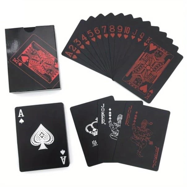 Wasserfeste Joker-Spielkarten im schwarzen Design, abriebfest, ideal für Reisen und Outdoor-Aktivitäten, Schachtelgröße 8,8 x 6,3 cm rot