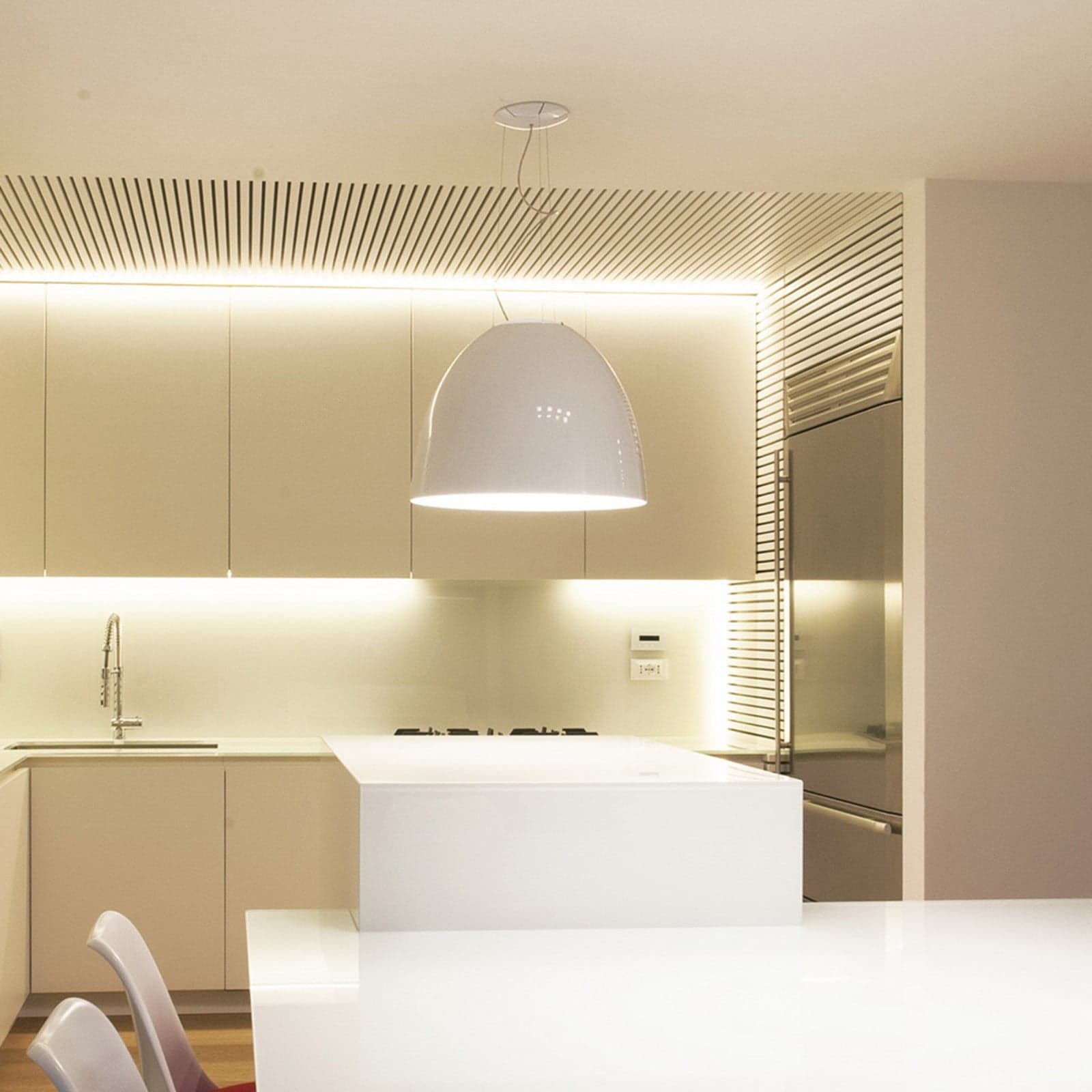 Nur Gloss LED-Hängelampe App-steuerbar weiß Artemide - Wohnzimmer - Design - Kunststoff - Einflammig