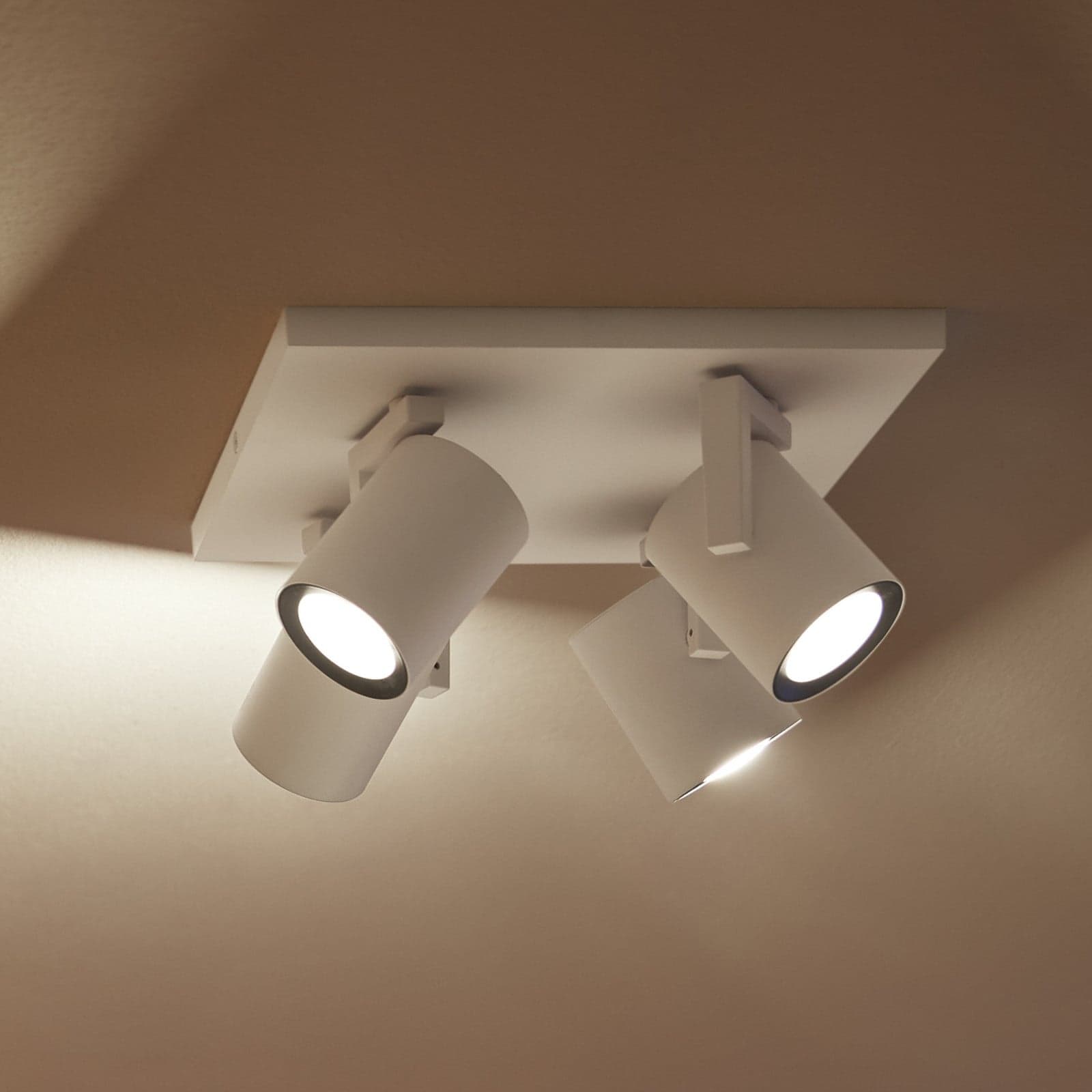 LED-Deckenspot Argenta, weiß, 4-flg. RGB CCT - Philips Hue - Wohnzimmer - Modern - Metall - Mehrflammig